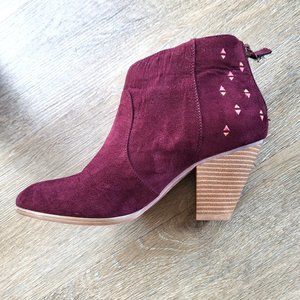 Violet & Red Jordan 2 Booties Burgundy Size 7M
